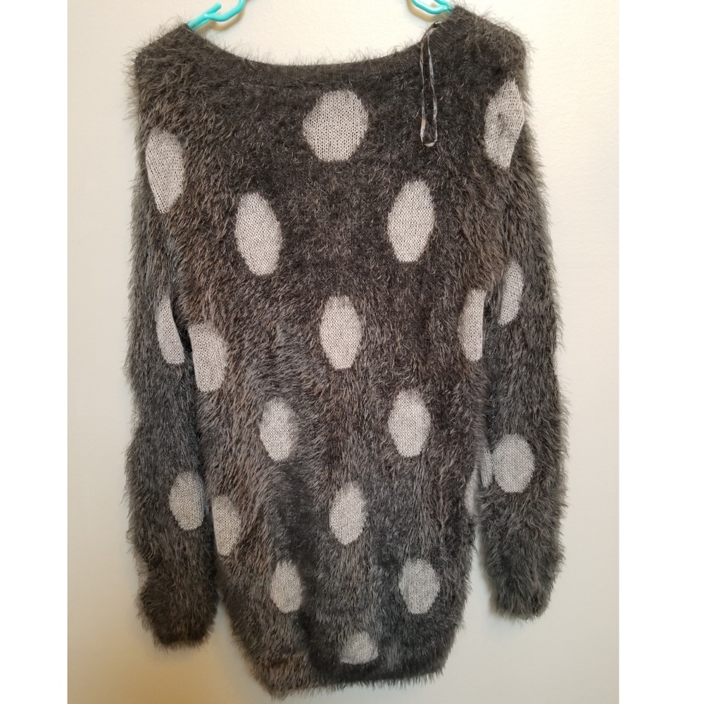 Super soft silky cute pokedot sweater - Picture 3 of 4
